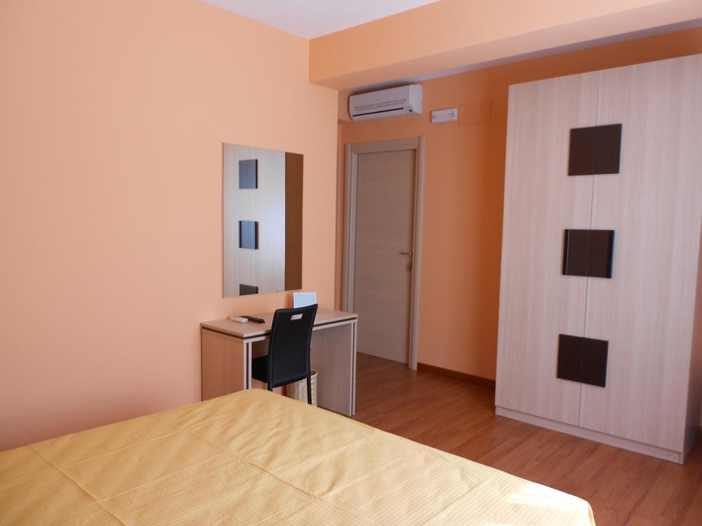 Alta Marea Hotel Gioiosa Marea Szoba fotó